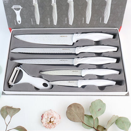 Elegant marble design on the stainless steel kitchen knife blades