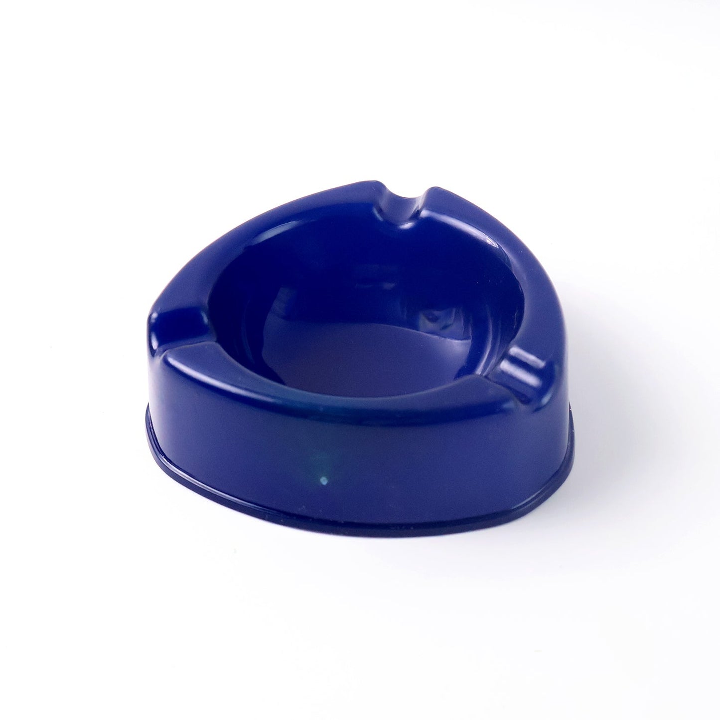 Unbreakable shiny dark blue plastic ashtray ideal for smokers
