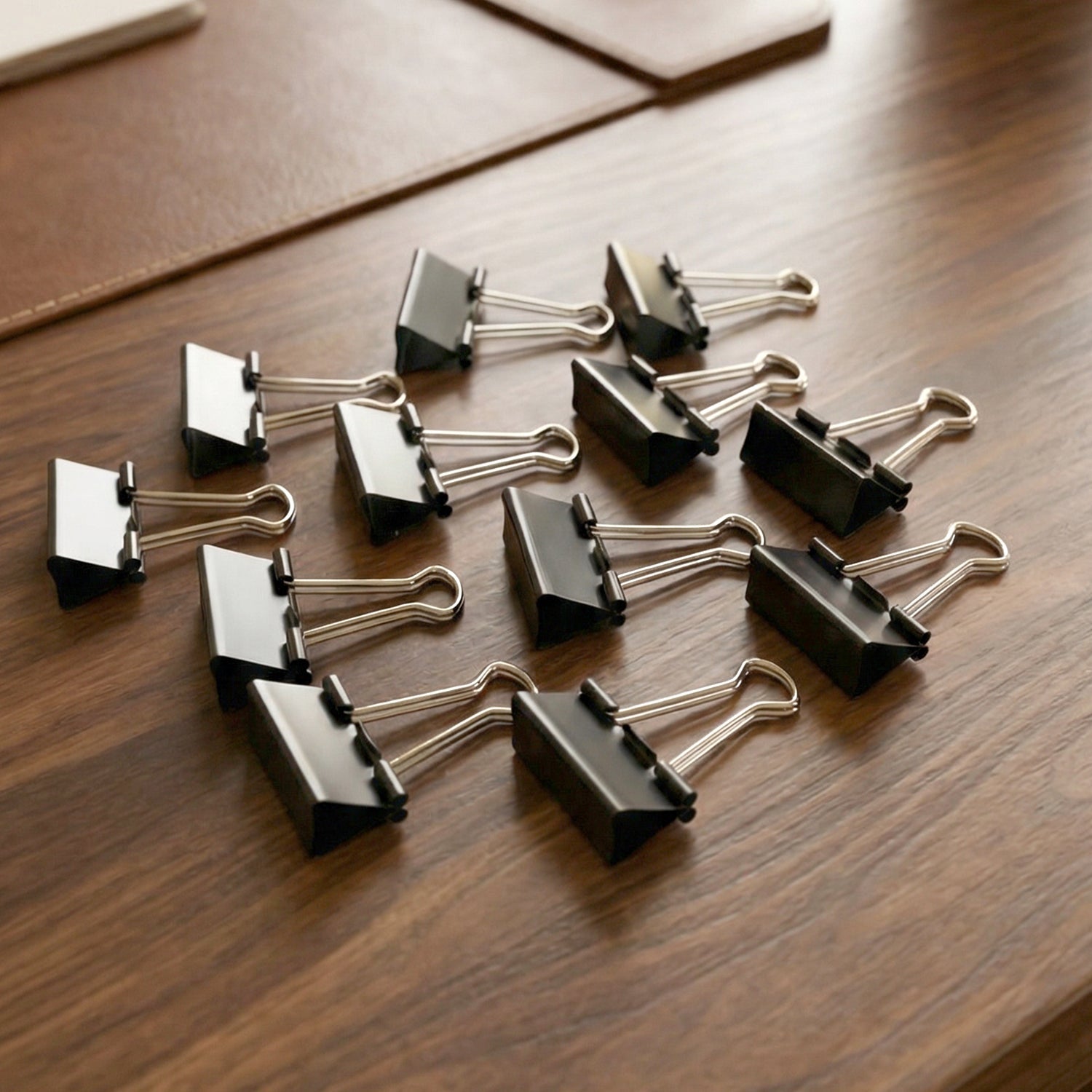 Heavy-duty metal binder clip for binding documents securely