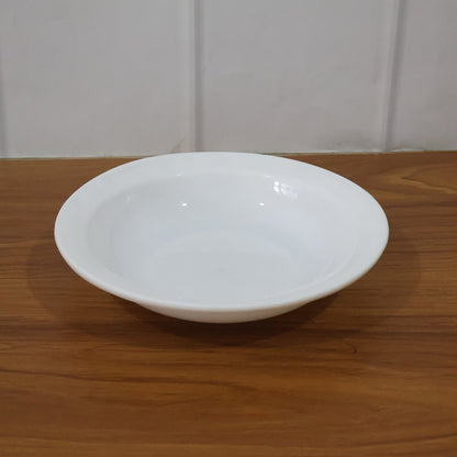 Scratch and chip resistant white curry bowl with smooth glossy finish