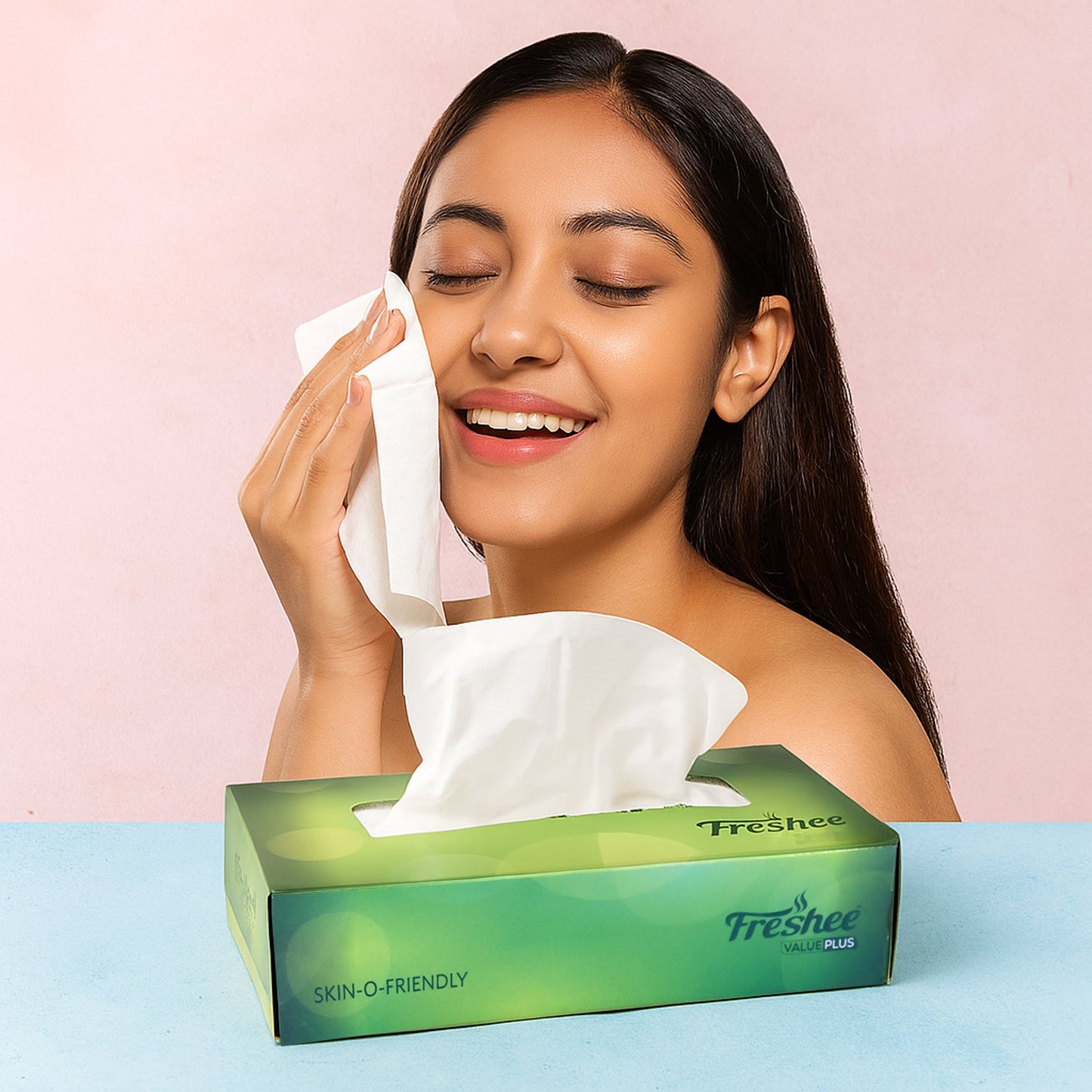 Side view of Freshee Skin-Friendly Facial Tissues packaging