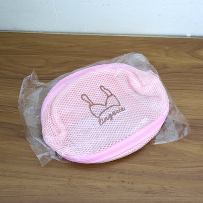Structured protective mesh laundry bag for delicate items including bras