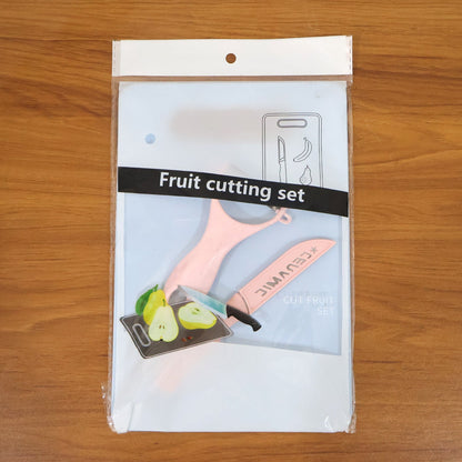 Protective blade cover for knife included in vegetable cutting set