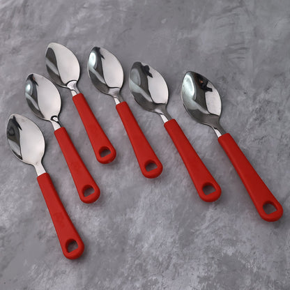 Comfortable plastic handle on baby feeding spoon for toddlers