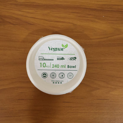 Vegnar compostable bagasse bowls 240ml used in live food serving setting emphasizing eco-conscious choice