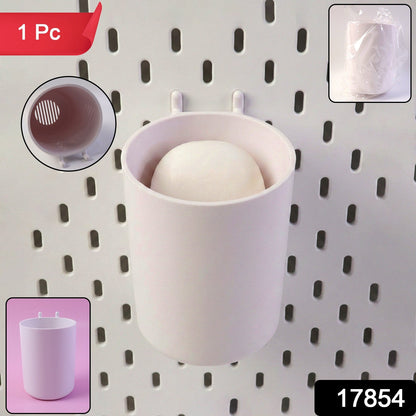 Compact plastic soap holder with effective drainage for bathroom