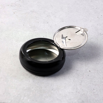 Portable windproof ashtray suitable for indoor and outdoor use