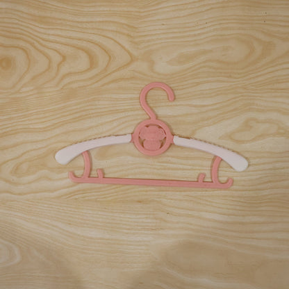 Multi-color children's hanger for nursery organizing