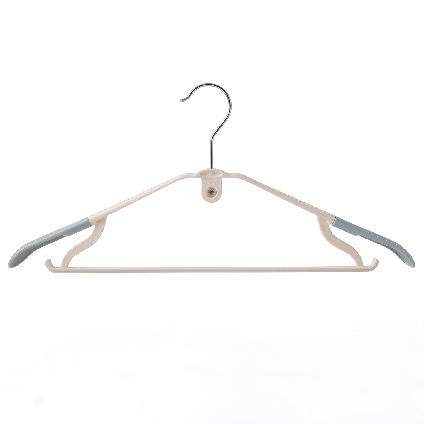 Space-saving plastic hangers for closet organization