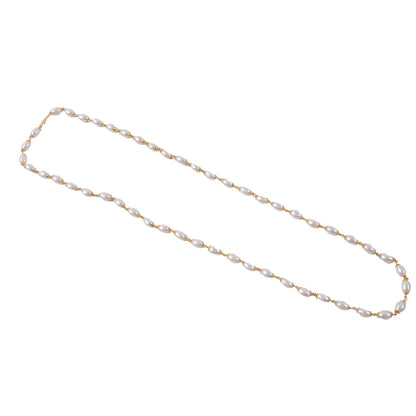 Traditional style pearl necklace with gold-tone links