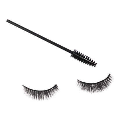 Protective storage case holding the 3D Mink Eyelashes Set