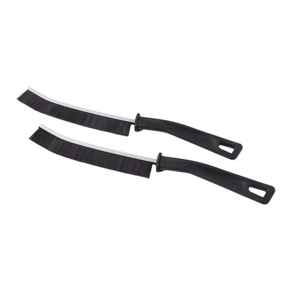 Stiff bristle brush for dust removal in skirting boards and floor corners