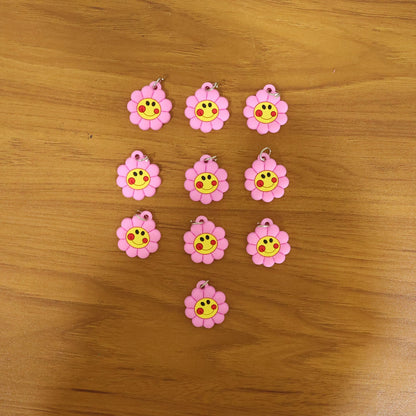 Decorative smiley flower keychain for accessories