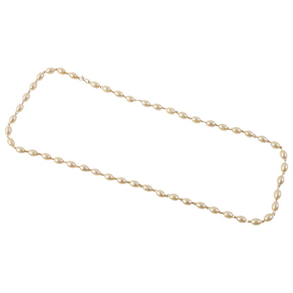 Stylish pearl necklace with fine golden chain detailing