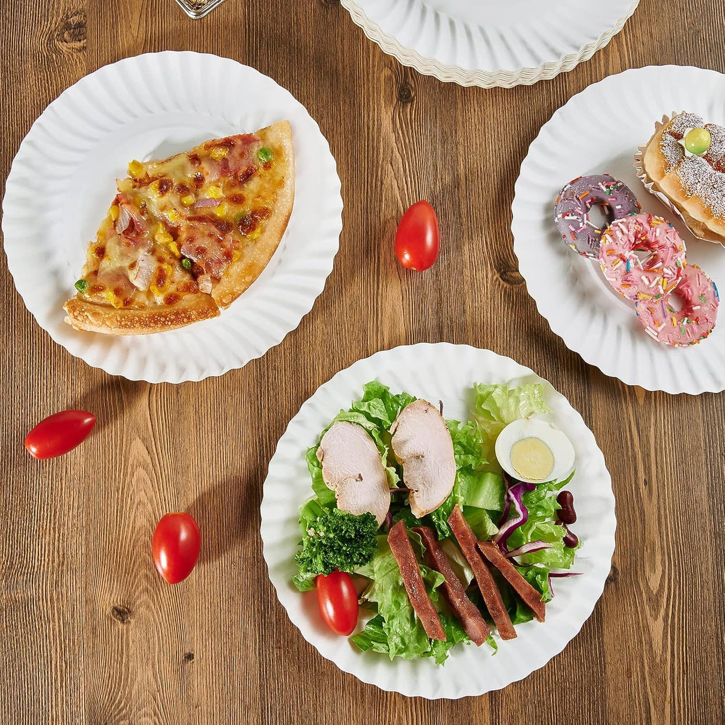 White compostable paper plates suitable for microwave use
