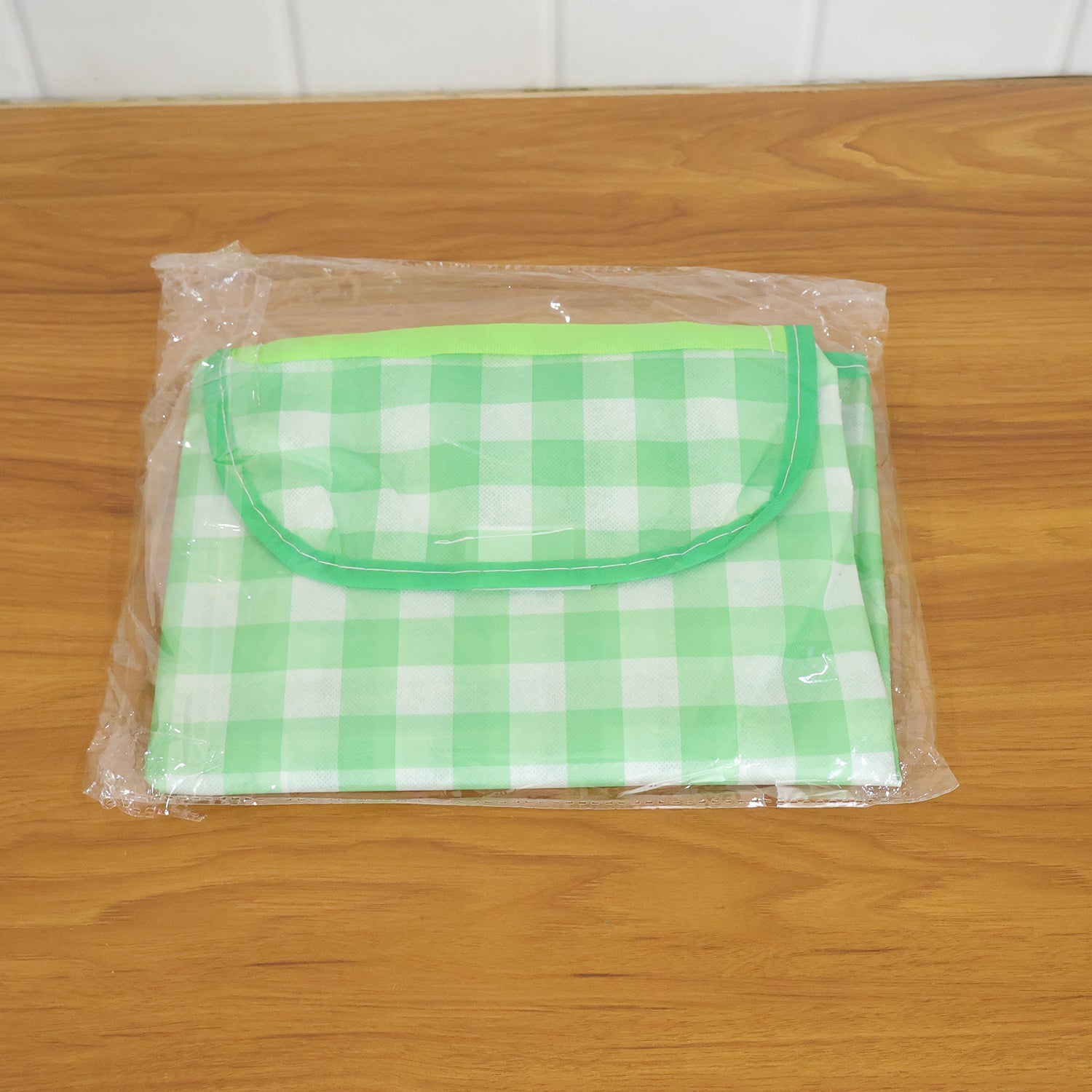 Portable outdoor sitting mat, great for family trips and camping