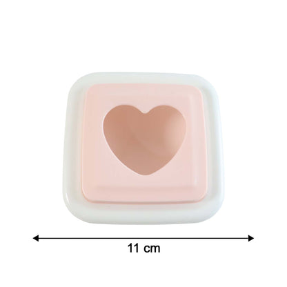 Toast cutter showing size reference of heart shape sandwich mold