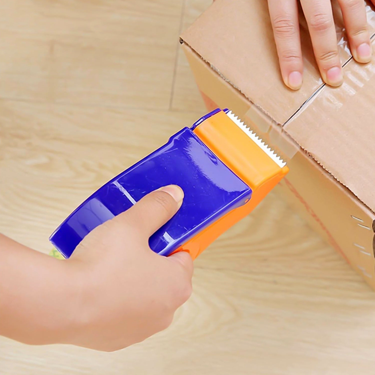 Compact 45mm tape dispenser showing tape roll mechanism